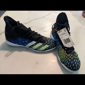 New with tags - adidas predator freak turf shoes